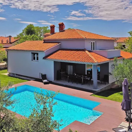 In Pula Near With Private Pool Villa *