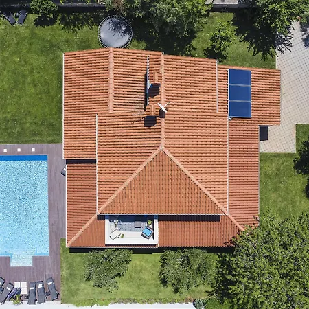 In Pula Near With Private Pool Vinkuran