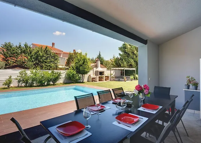 Villa In Pula Near With Private Pool *