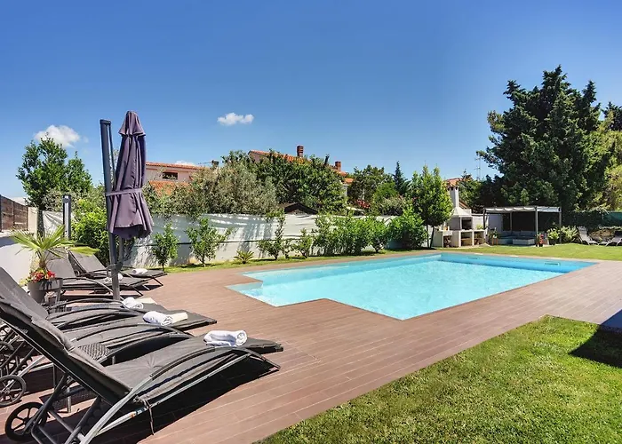 In Pula Near With Private Pool