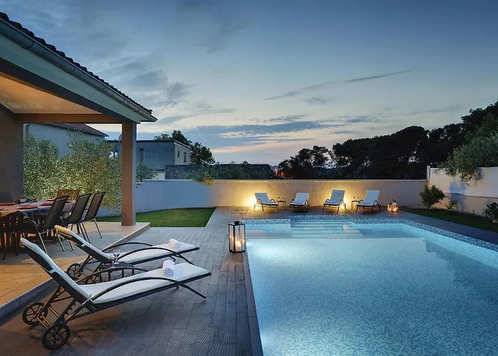 In Pula Near With Private Pool *