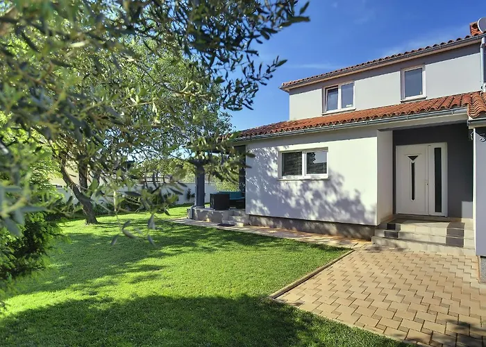 In Pula Near With Private Pool Villa Vinkuran