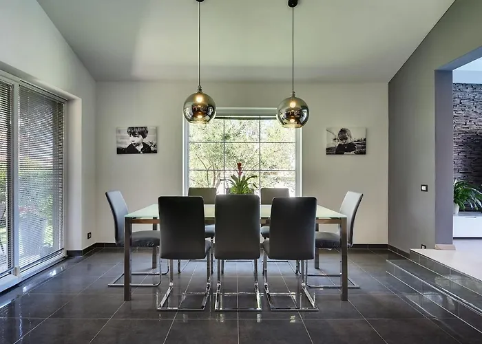 In Pula Near With Private Pool