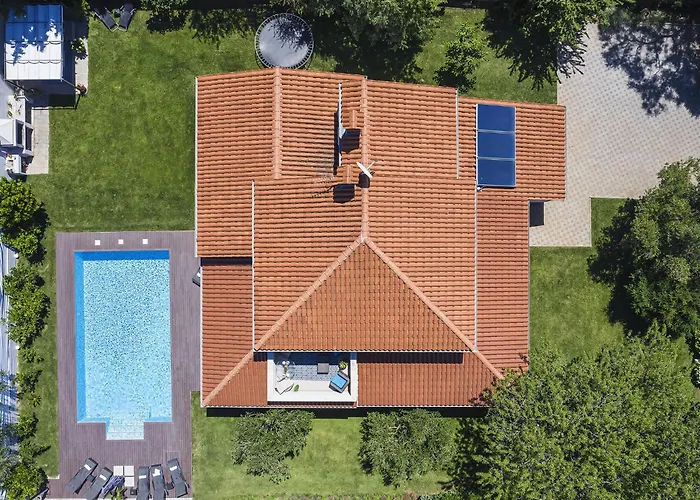 In Pula Near With Private Pool Vinkuran