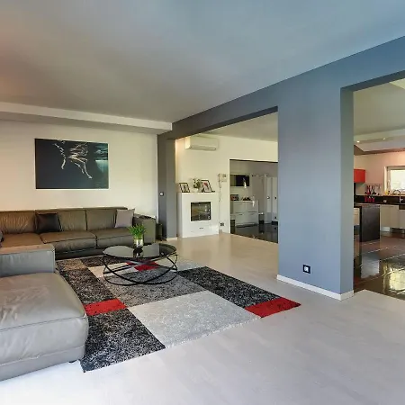 Βίλα Modern In Pula With Pool And Parking