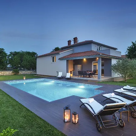 Βίλα Modern In Pula With Pool And Parking