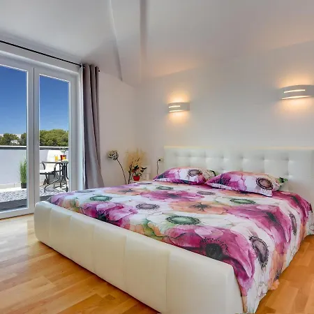 Modern In Pula With Pool And Parking * Vinkuran