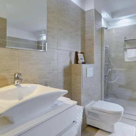 Βίλα Modern In Pula With Pool And Parking