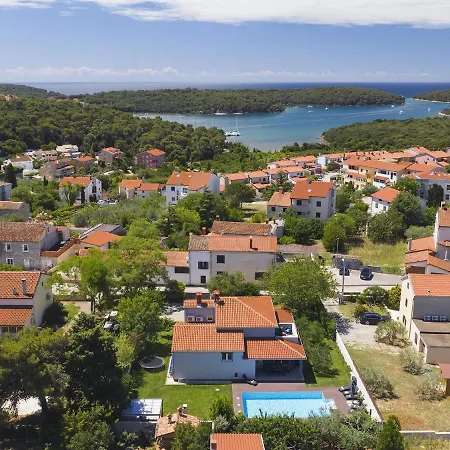 Βίλα Modern In Pula With Pool And Parking